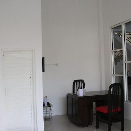 Reddoorz Syariah Near Suncity Mall Madiun Eksteriør bilde