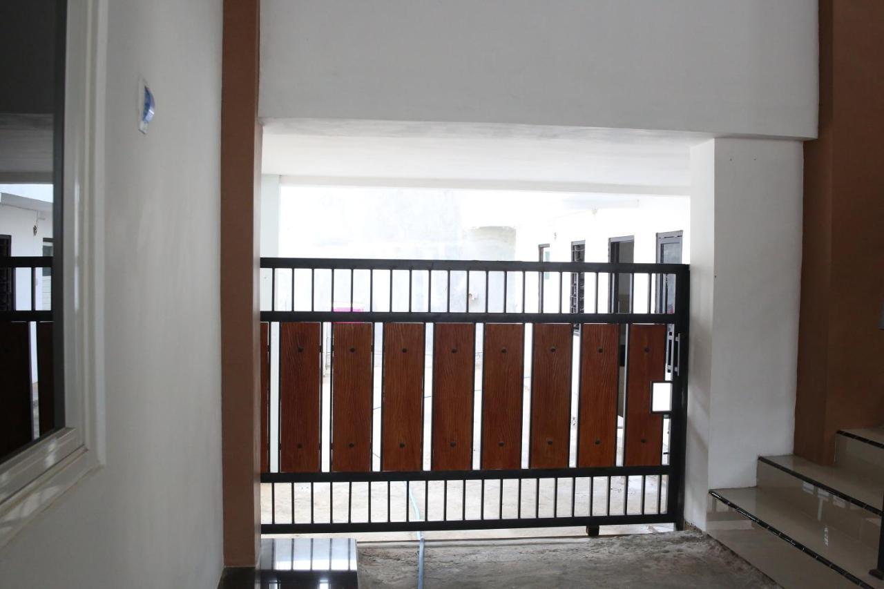 Reddoorz Syariah Near Suncity Mall Madiun Eksteriør bilde