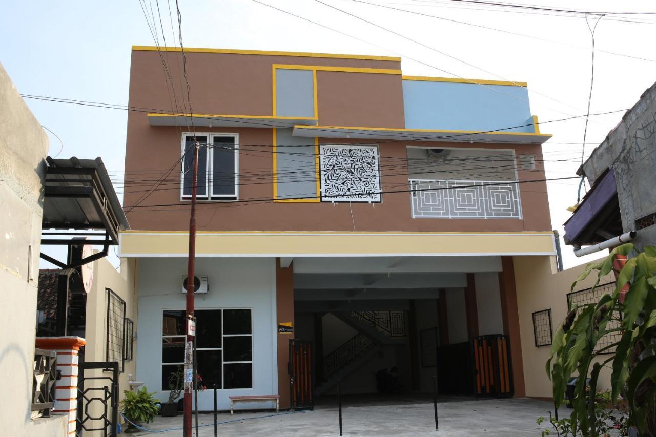 Reddoorz Syariah Near Suncity Mall Madiun Eksteriør bilde