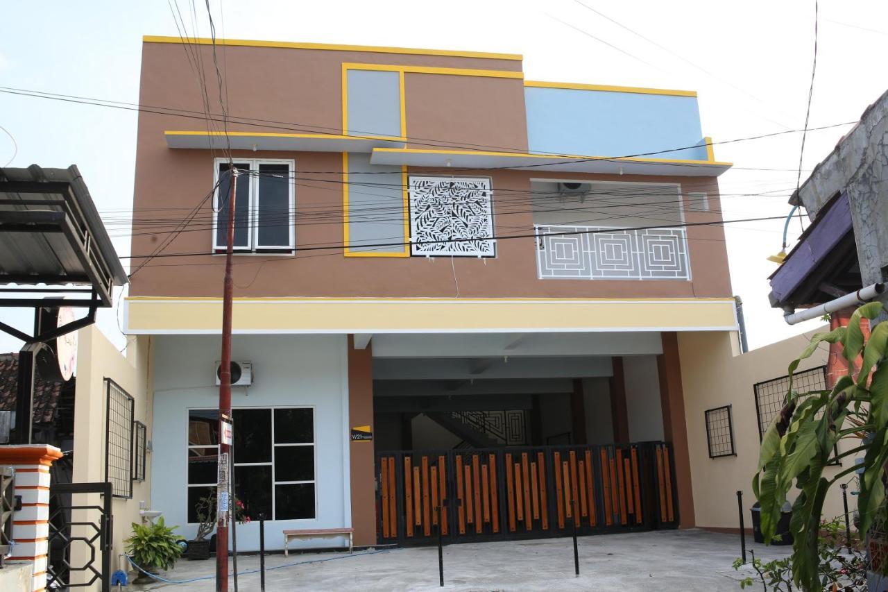 Reddoorz Syariah Near Suncity Mall Madiun Eksteriør bilde