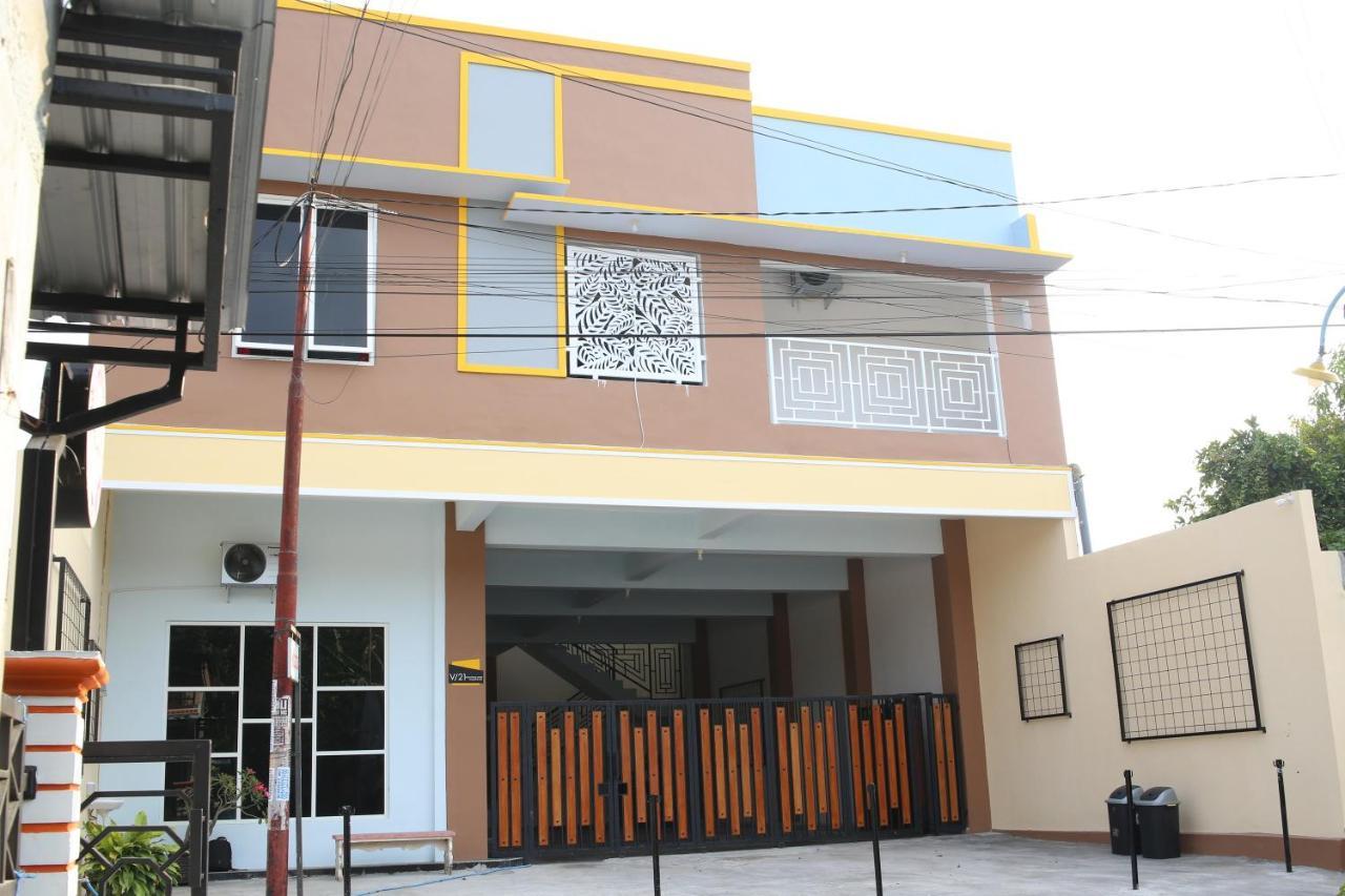 Reddoorz Syariah Near Suncity Mall Madiun Eksteriør bilde