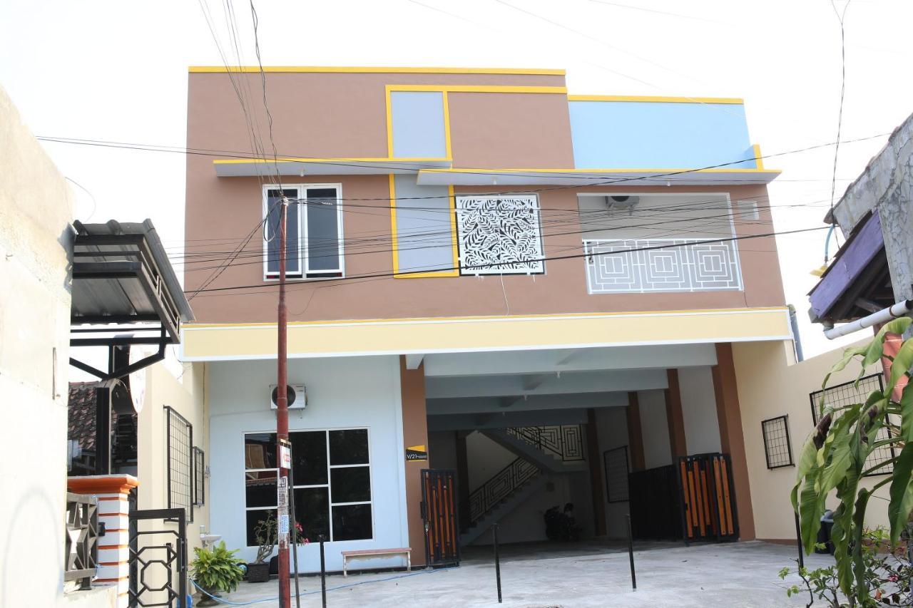 Reddoorz Syariah Near Suncity Mall Madiun Eksteriør bilde