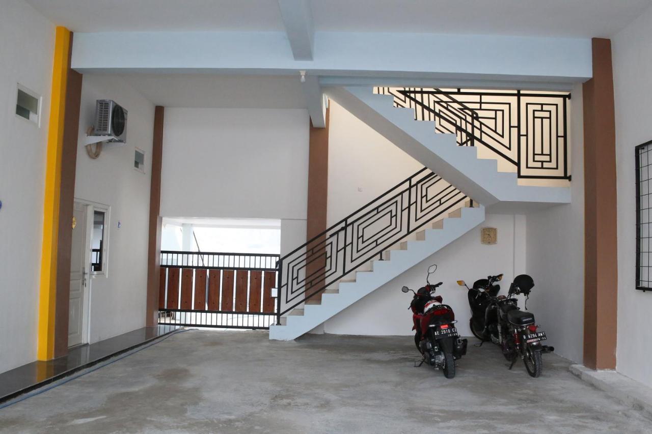 Reddoorz Syariah Near Suncity Mall Madiun Eksteriør bilde