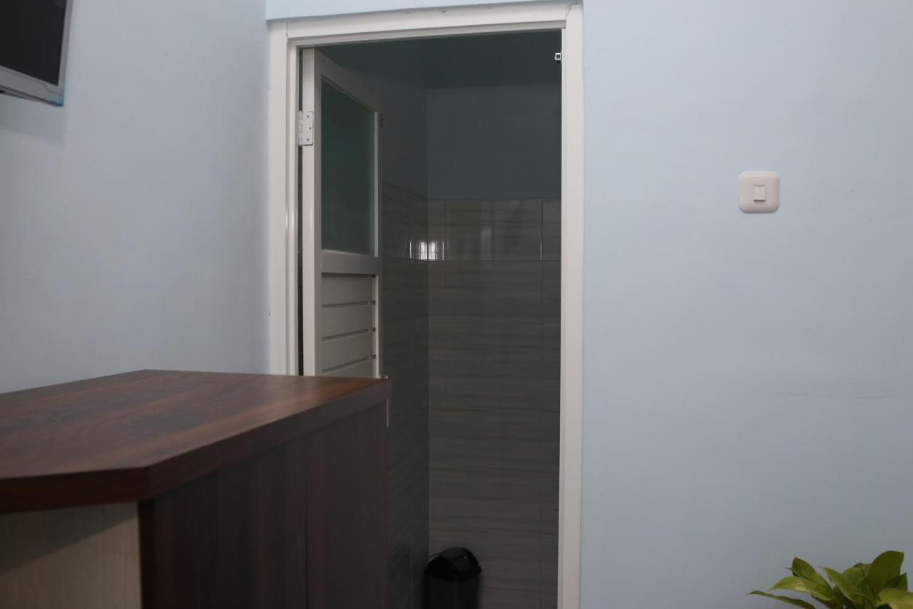 Reddoorz Syariah Near Suncity Mall Madiun Eksteriør bilde