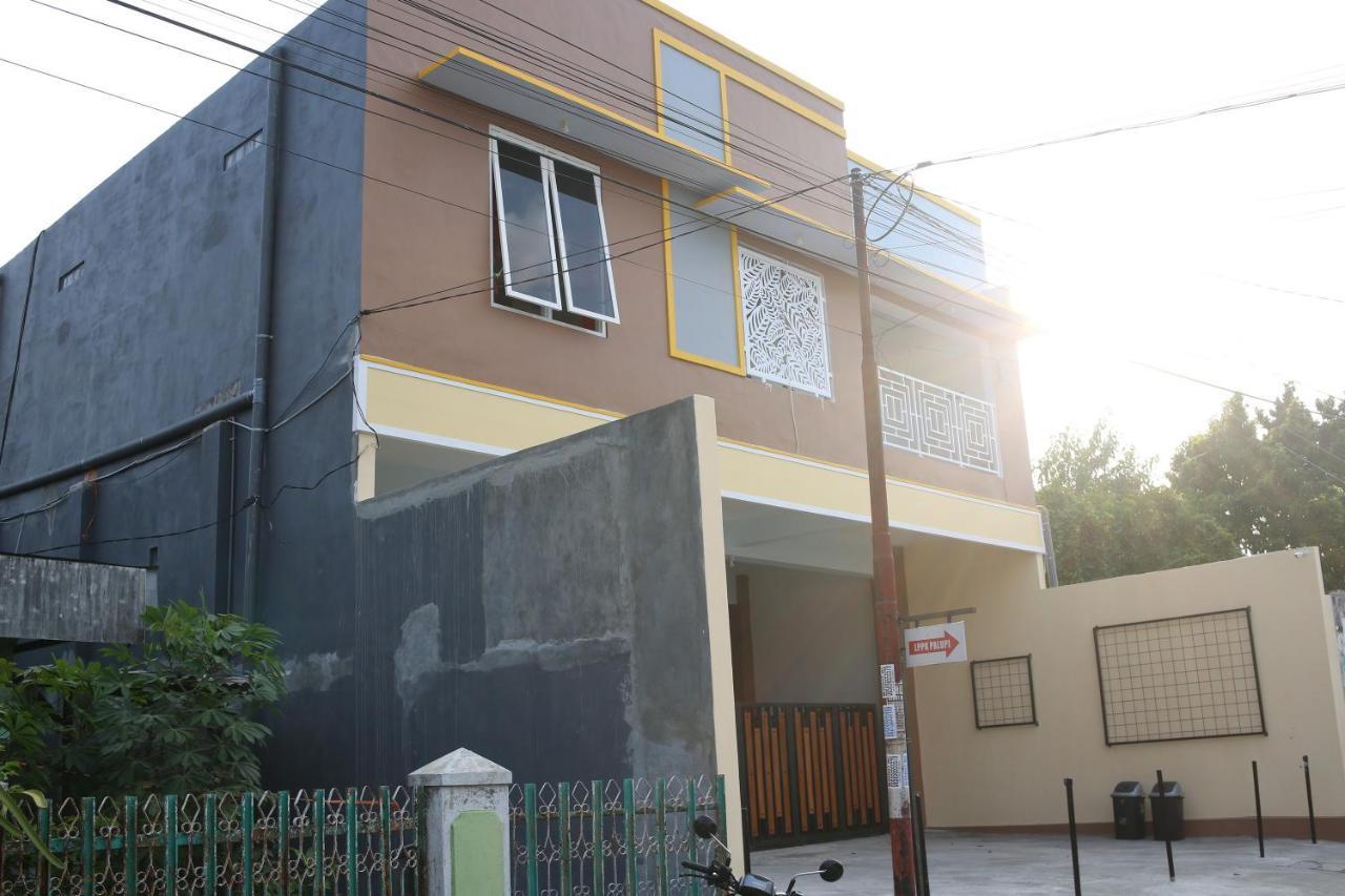 Reddoorz Syariah Near Suncity Mall Madiun Eksteriør bilde