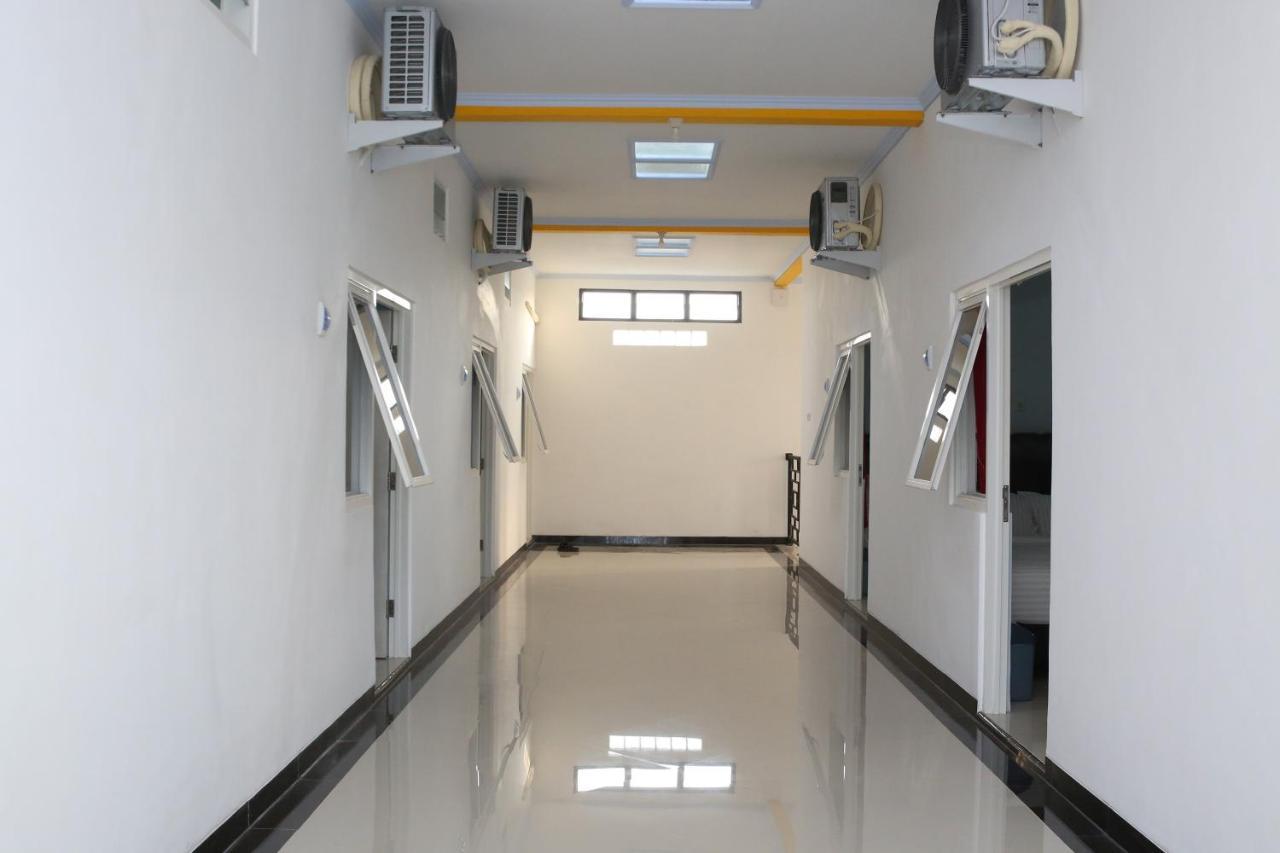 Reddoorz Syariah Near Suncity Mall Madiun Eksteriør bilde