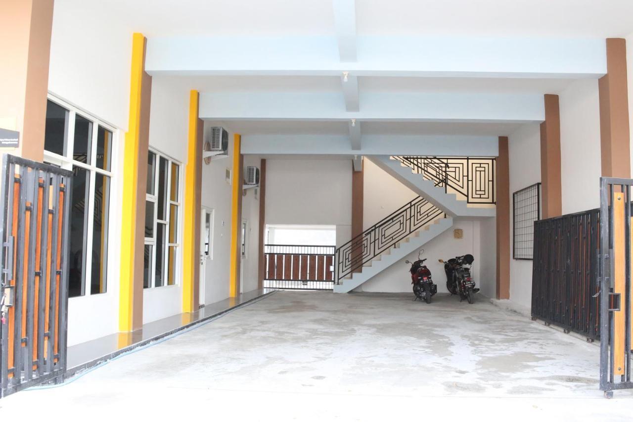 Reddoorz Syariah Near Suncity Mall Madiun Eksteriør bilde